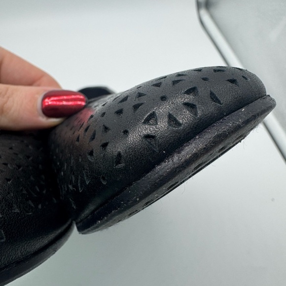 Eileen Fisher Black Eyelet Leather Classic Ballet Flats Size 8 - Picture 3 of 13